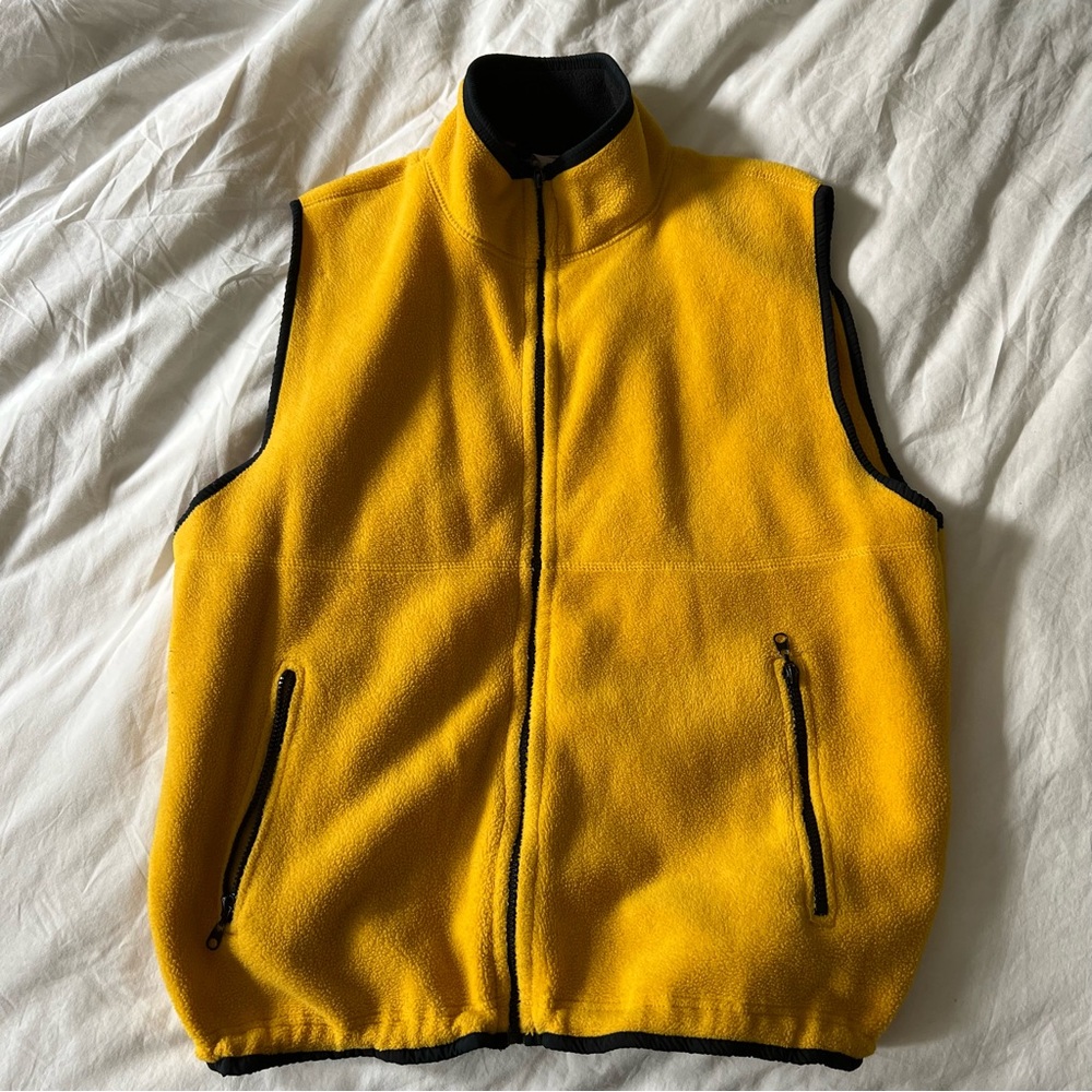 yellow vest